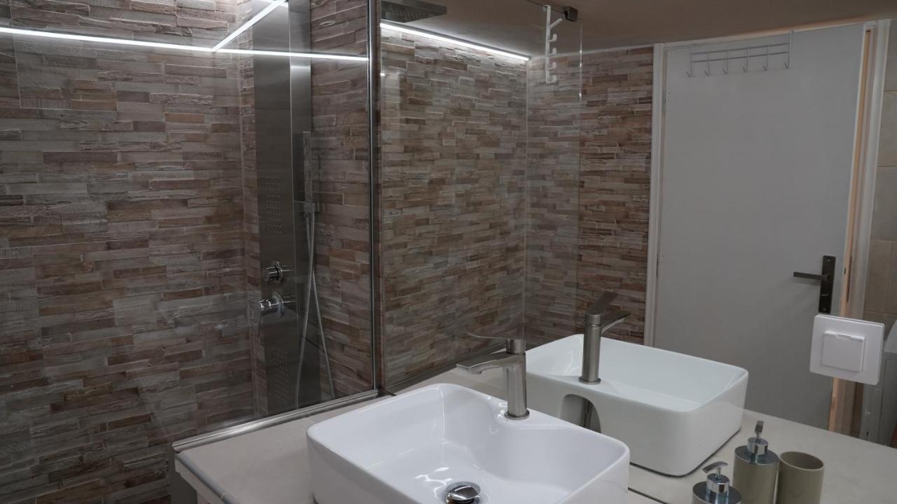 Km Beach View Apartment Χανιά Εξωτερικό φωτογραφία